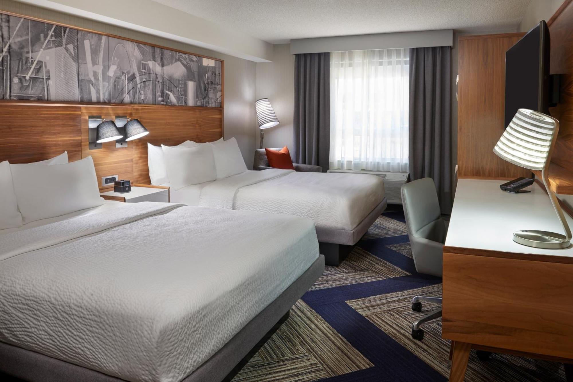 Four Points By Sheraton Vaughan Exterior photo